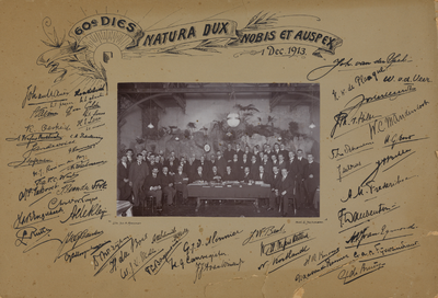 301095 Groepsportret van het gezelschap Natura Dux Nobis et Auspex (vereniging van assistenten, conservatoren, ...